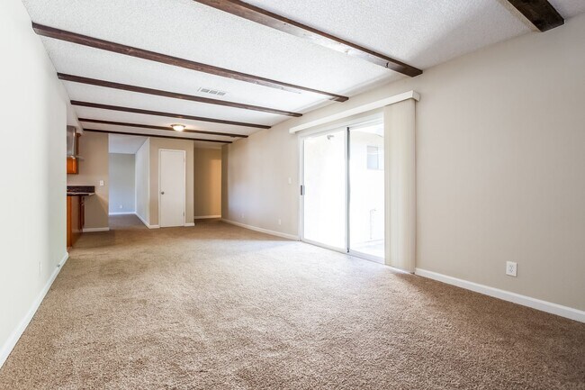 Building Photo - 621 Duncan Dr