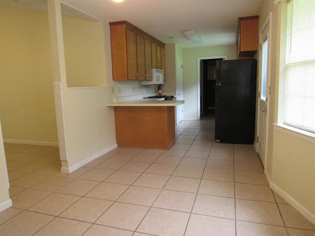 Building Photo - 113 Skyline Dr