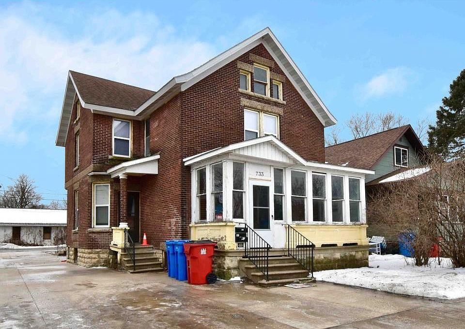 733 W 5th St, Winona, MN 55987 Townhouse for Rent in Winona, MN