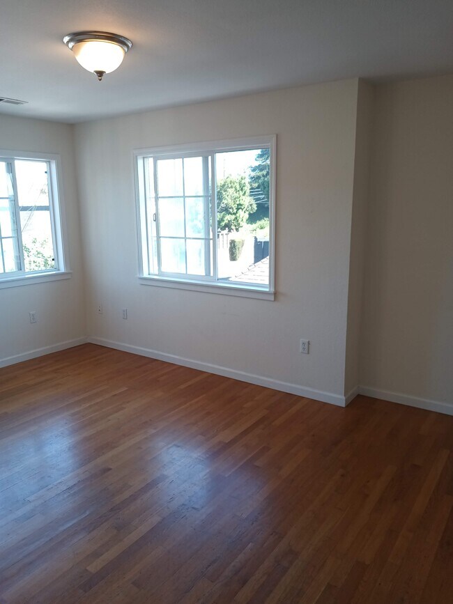 Sala de estar - 5521 Shattuck Ave