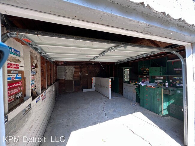 Building Photo - 2 br, 1 bath House - 9023 Auburn
