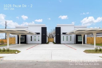 Building Photo - 1028 Palm Dr