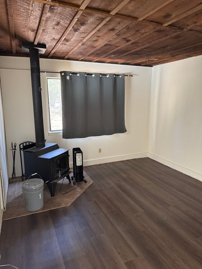 Building Photo - 543 Pawnee