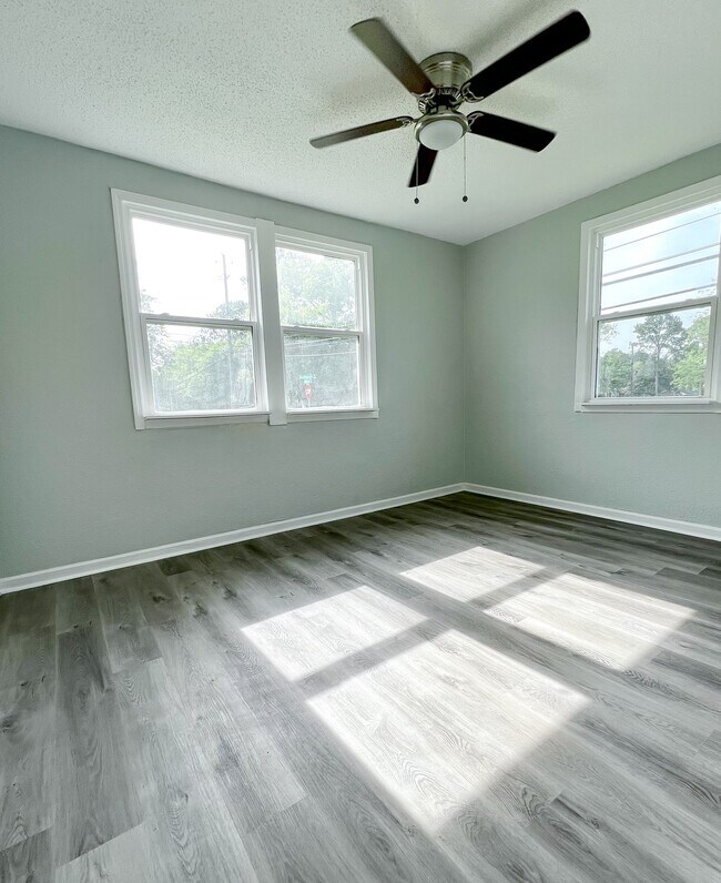 Building Photo - 3398 Southmont Drive, Unit A