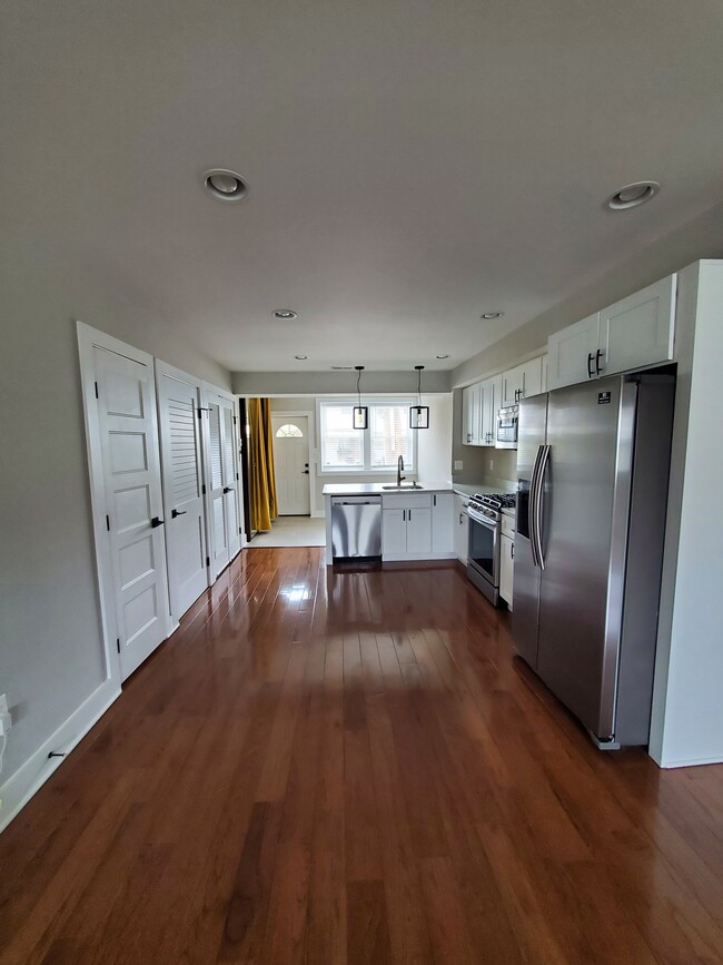 Foto del edificio - 328 36th St NE