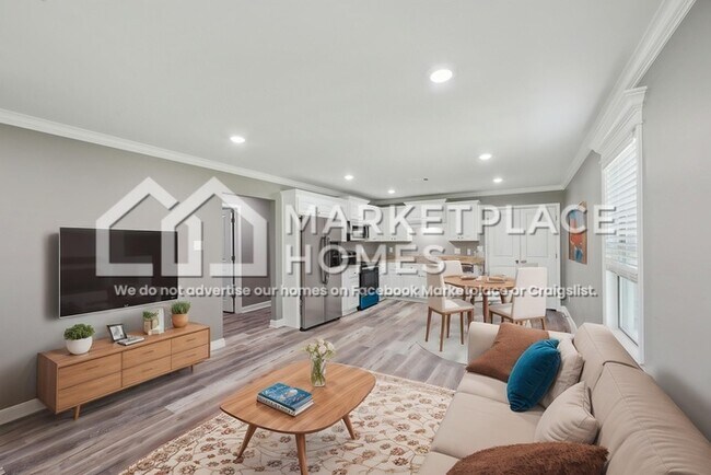 Building Photo - 1402 W 11th St