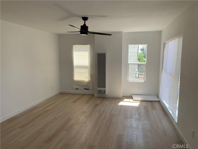 Foto del edificio - 1211 W 40th Pl