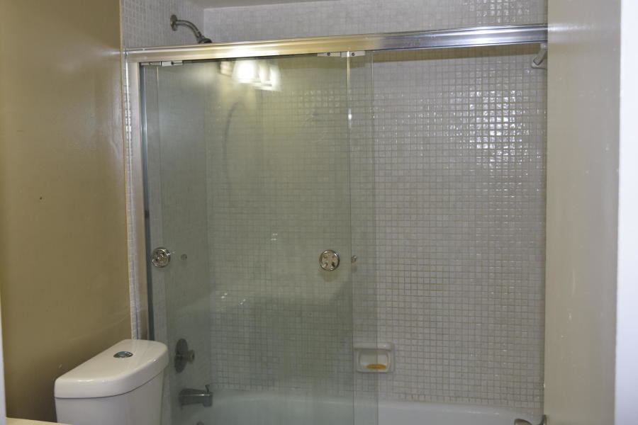 Primary Photo - 1/1 Condo in Forest Hill Garden
