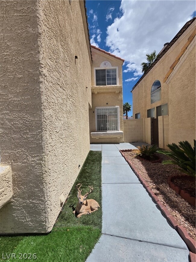 Building Photo - 2524 Silver Shadow Dr