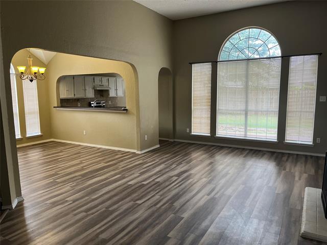 Building Photo - 4601 Mustang Dr