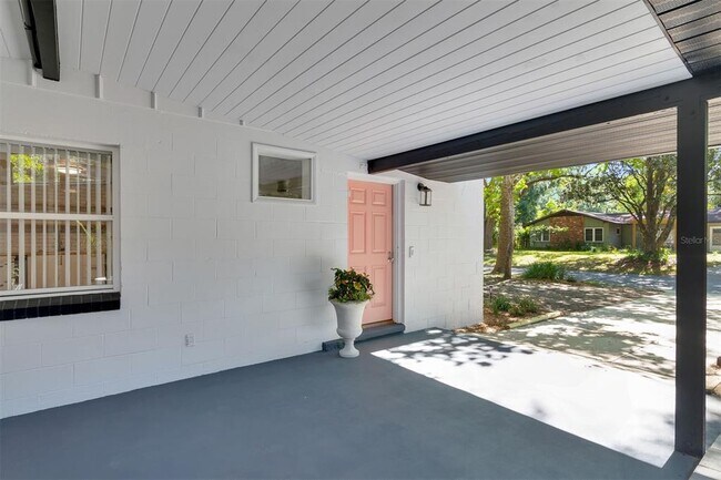 Building Photo - 600 NW 36th Dr