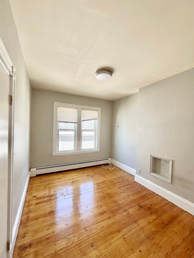 Building Photo - 135 St Alphonsus St
