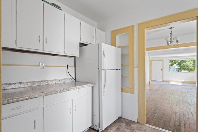 Building Photo - 403 Princess St