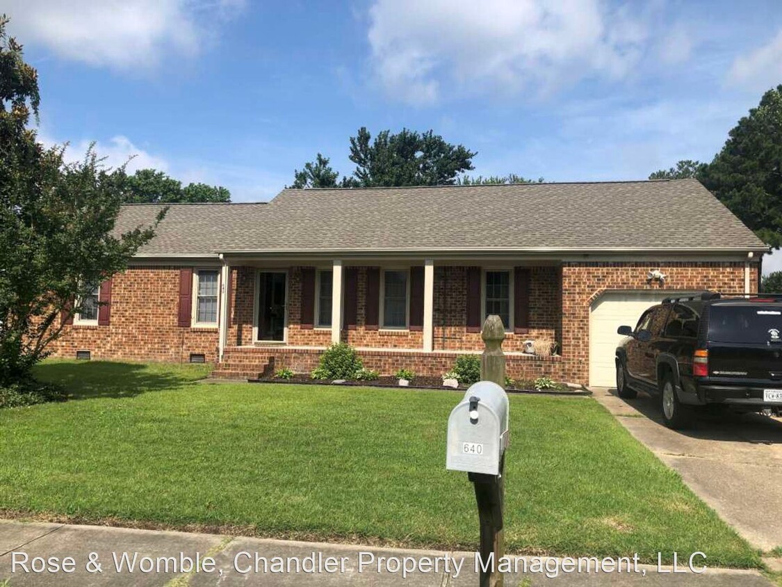 4 Br, 2 Bath House - 640 Willow Oak Drive^^ - House Rental In 