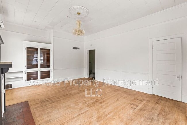 Foto del edificio - 1501 N Chamberlain Ave