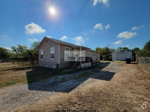 Building Photo - 224 Thelka