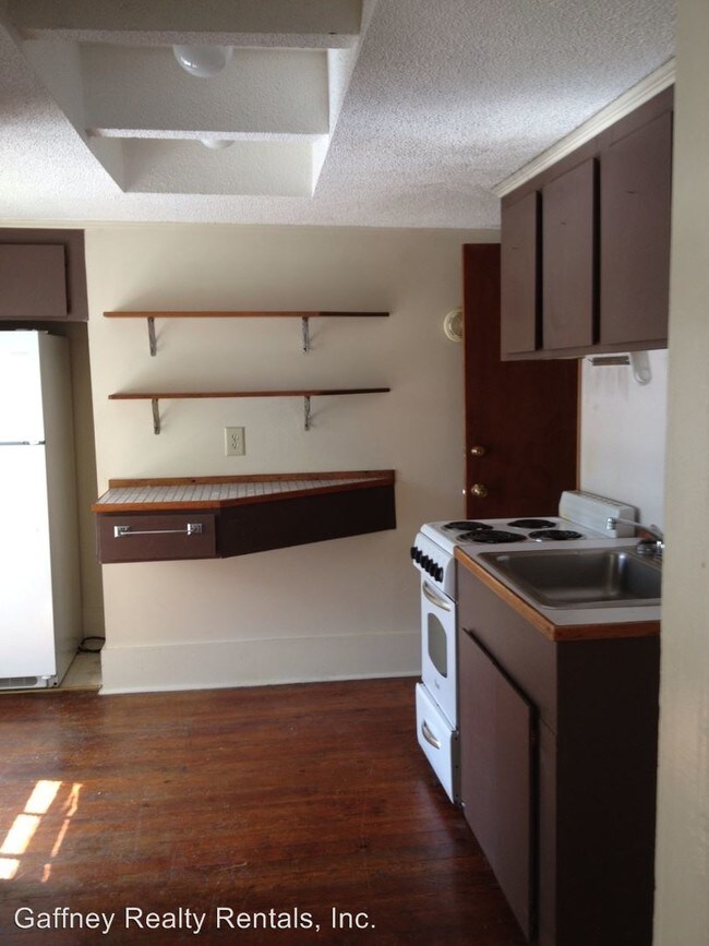 223 E Jefferies St, Gaffney, SC 29340 Room for Rent in Gaffney, SC