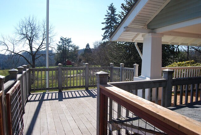 Foto del edificio - 3 Bedroom 3 Bath Homestead Dundee OR
