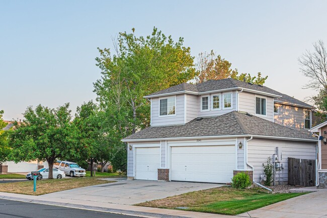 Building Photo - Stunning 2-storey corner lot home in Aurora!