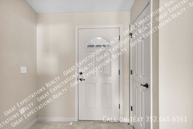 Foto del edificio - 16773 SW 18th Avenue Rd