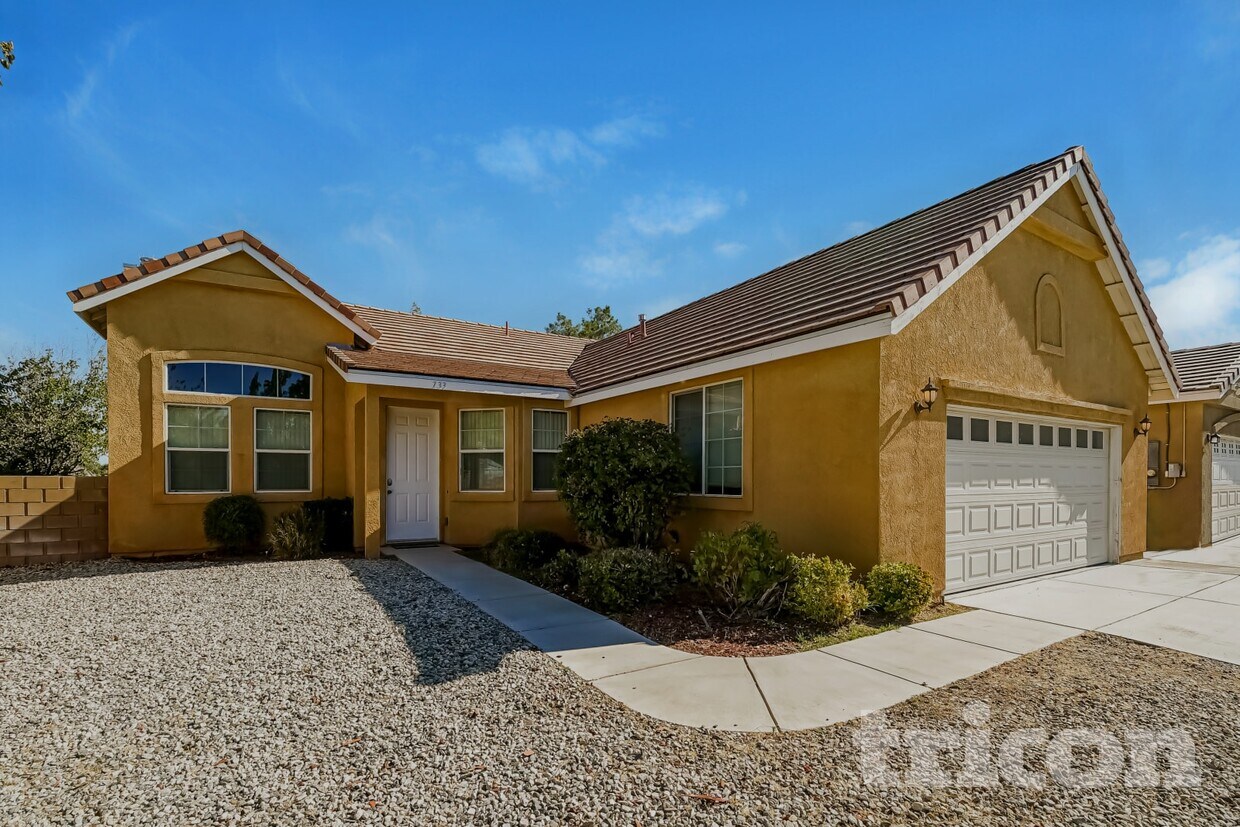 Foto principal - 733 Pino Ave