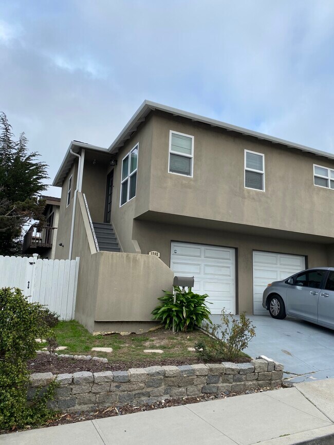 Upper Unit - 1201 10th St