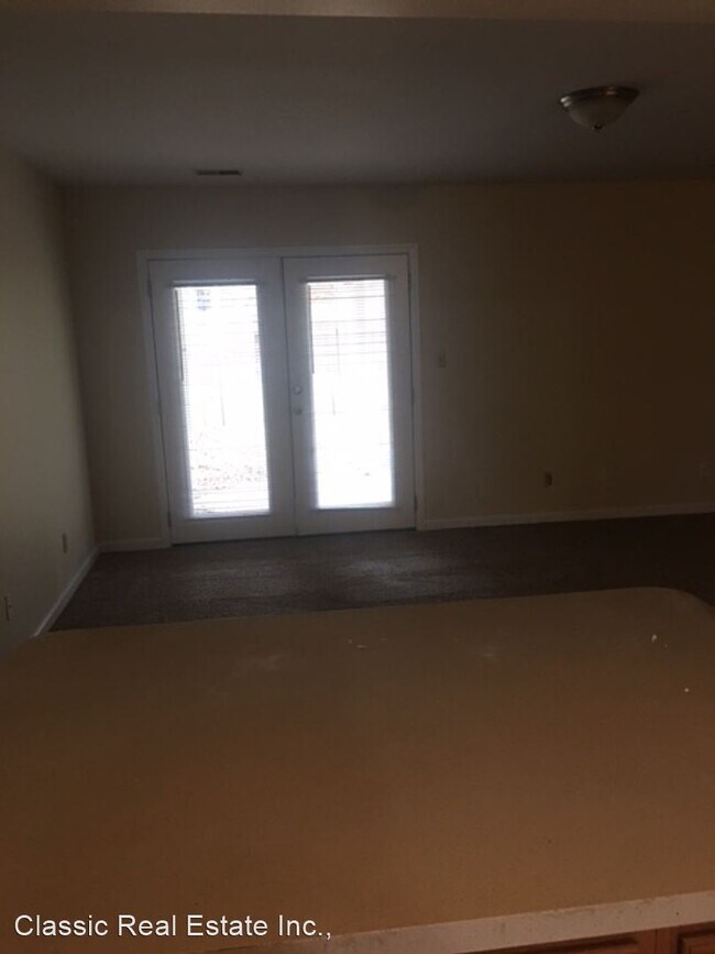 Building Photo - 2 br, 1.5 bath House - 404 B Mt Tabor Road