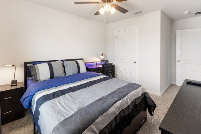 Building Photo - 5748 Belmont Stakes Rd