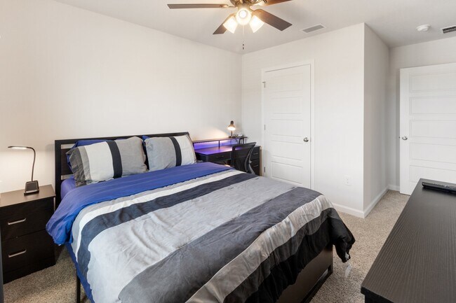 Foto del edificio - 5748 Belmont Stakes Rd