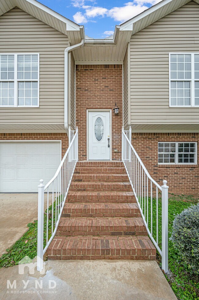 Foto del edificio - 507 Woodhill Cove Dr