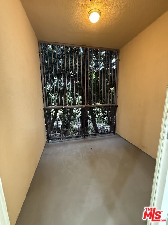 Foto del edificio - 962 S Gramercy Dr