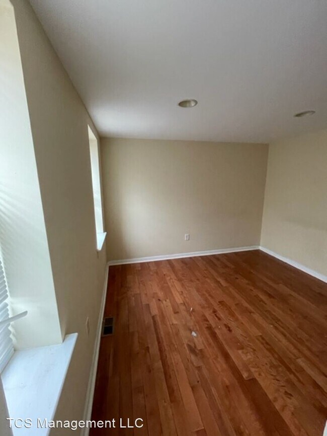 Foto del edificio - 2 br, 1 bath House - 2401 E Norris St #2F