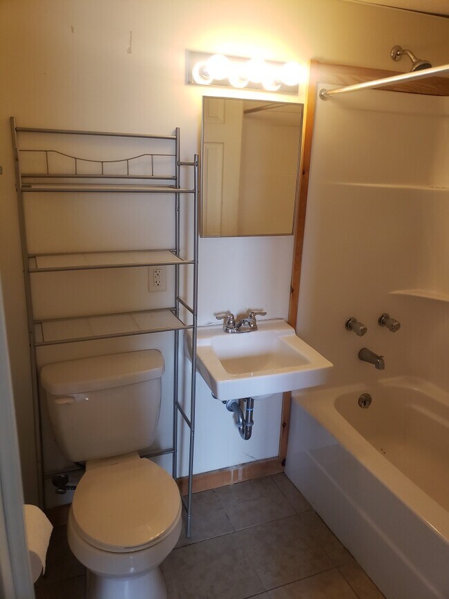 Baño - Potsdam Main Street Apartments
