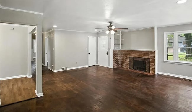 Photo - 305 E North St House