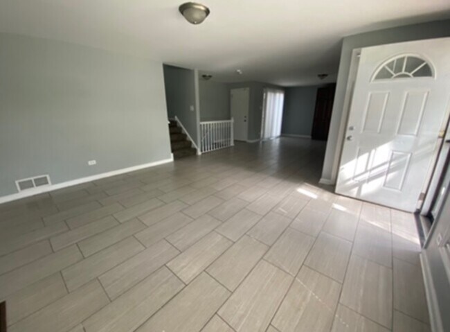 Building Photo - 1058 E 161st Pl