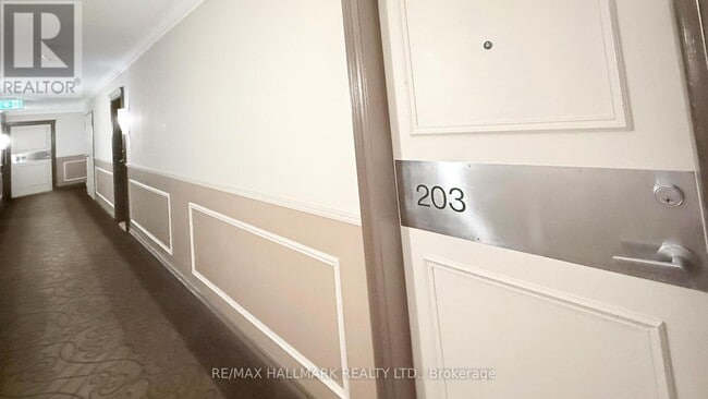 Photo du bâtiment - 7 Bishop Ave