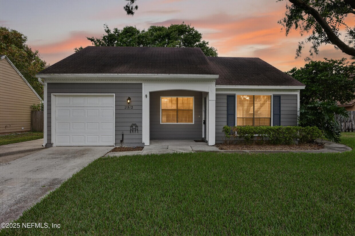 Foto principal - 2512 Bluffton Dr