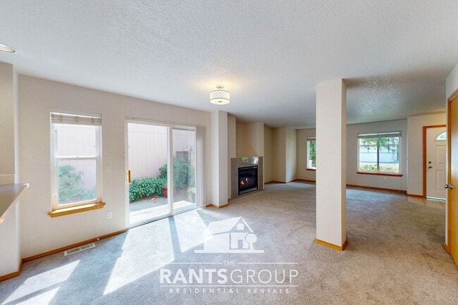 Building Photo - Spacious 3-Bedroom Home in Lacey's Stonega...