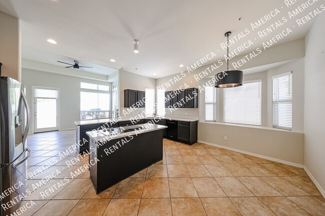 Foto del edificio - 8900 E Surrey Ave