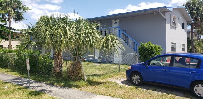 Foto del edificio - 7461 Kimberly Blvd