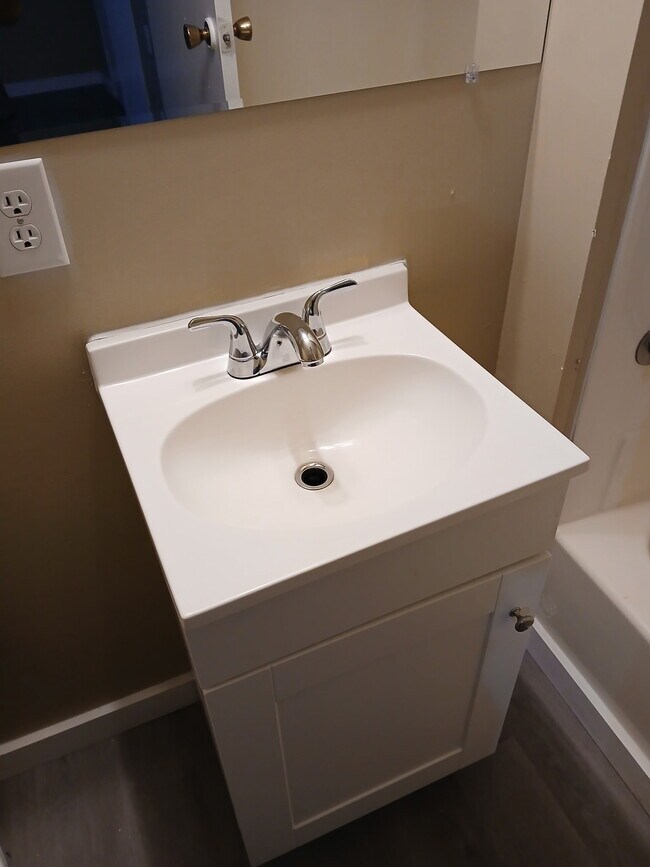 Foto del edificio - 204 N Warren St