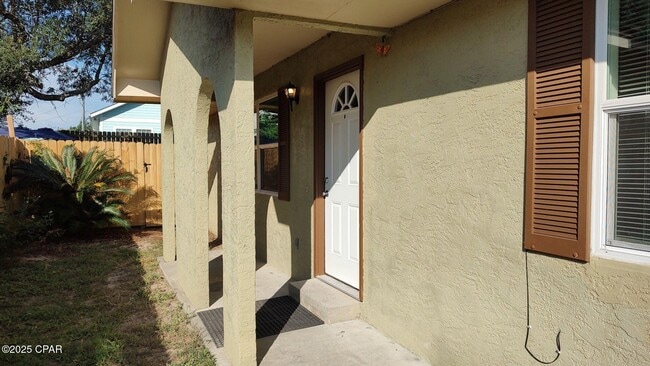 Building Photo - 6217 Pinetree Ave