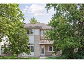 Building Photo - 1086 11th Ave SE