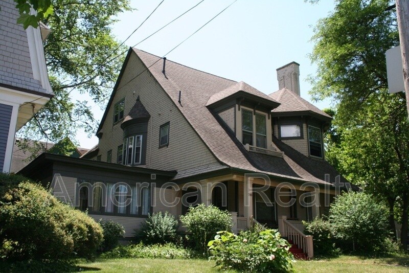 Primary Photo - 700 Cherry St SE
