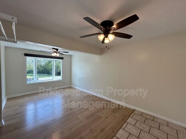 Foto del edificio - 143 Grange Hall Rd