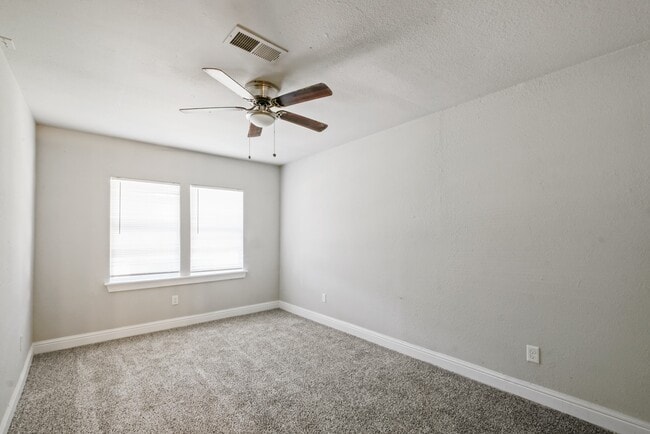 Building Photo - 5251 Pomander Rd
