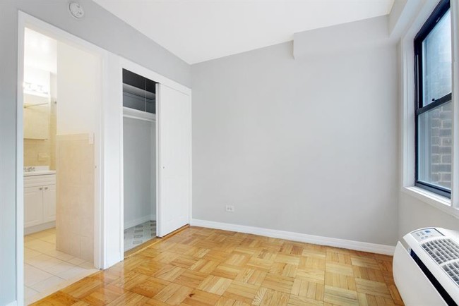Building Photo - 200 East 15th Street