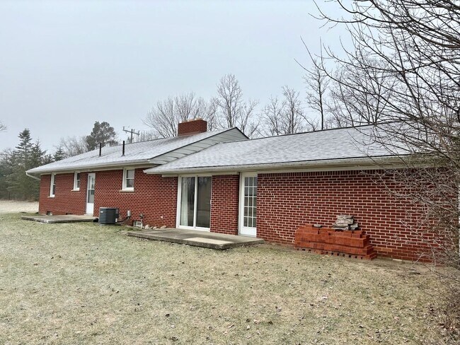 Back - 9160 Spencer Rd