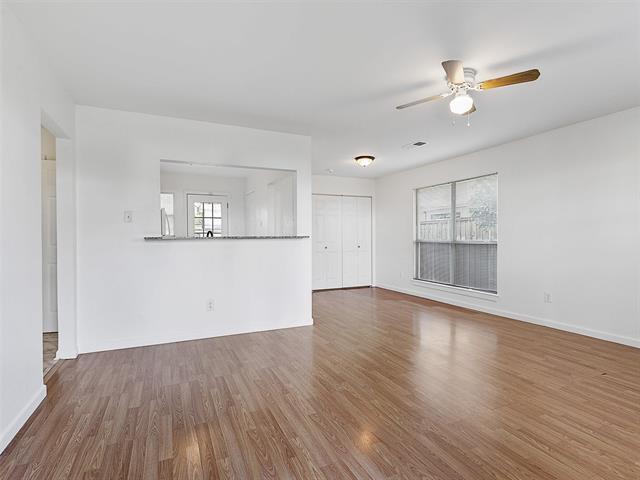 Foto del edificio - 3960 Lively Ln