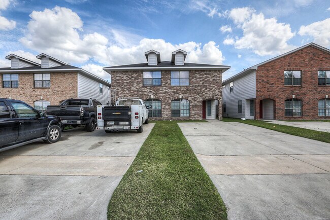 Building Photo - Pine Landing Homes